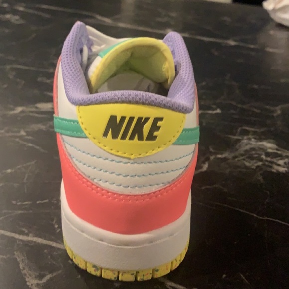 nike easter dunks - Picture 4 of 4